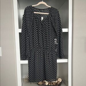 Express Monochrome Geometric Long Sleeve Dress